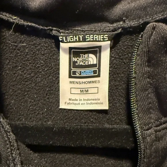 The North Face Black Half-Zip Performance Pullover - Picture 6 of 6